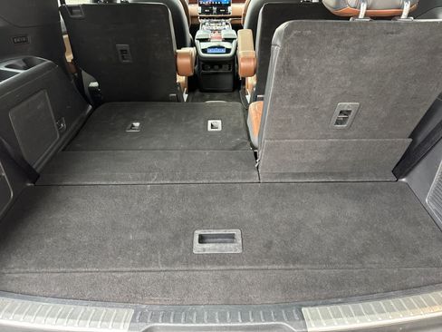 Used 2022 Lincoln Navigator Reserve AWD/4WD image 16