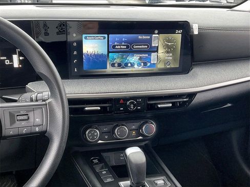 Used 2025 Nissan Kicks SV image 17