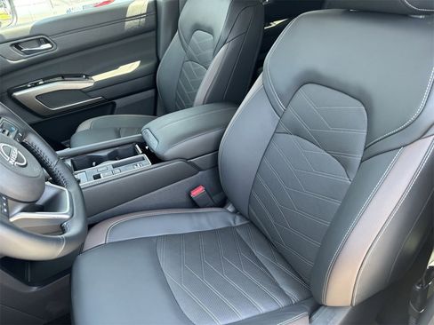 New 2025 Nissan Pathfinder Platinum w/ Cargo Package image 23