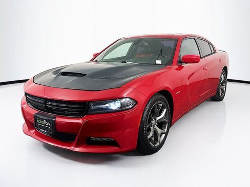 Used 2016 Dodge Charger R/T w/ Plus Group RWD image 3