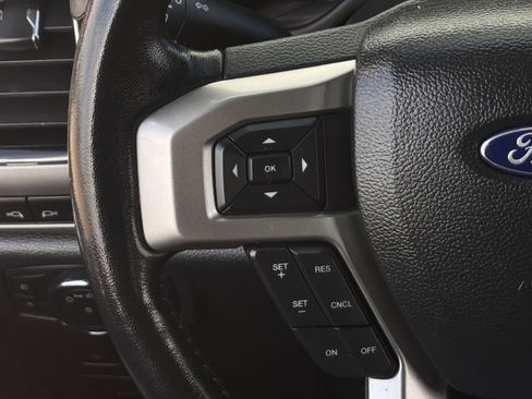 Used 2022 Ford F350 Lariat w/ Black Appearance Package AWD/4WD image 17