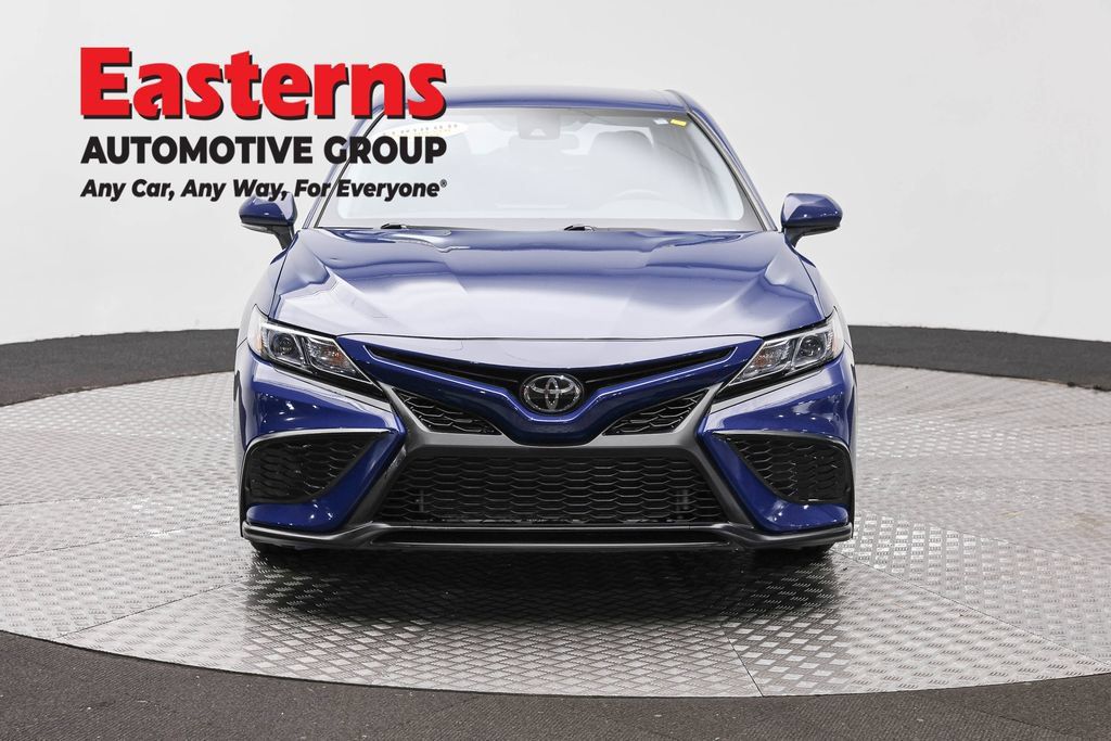 Used 2024 Toyota Camry SE FWD image 2