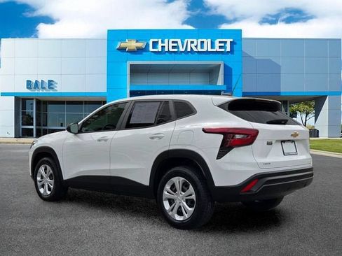 Used 2024 Chevrolet Trax LS FWD image 5