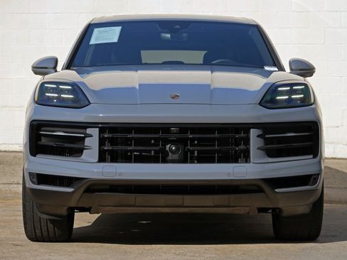 Used 2025 Porsche Cayenne E-Hybrid w/ Premium Package Plus AWD/4WD image 7