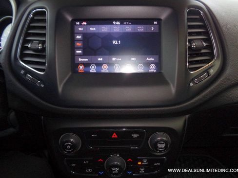 Used 2020 Jeep Compass Latitude w/ Cold Weather Group image 14