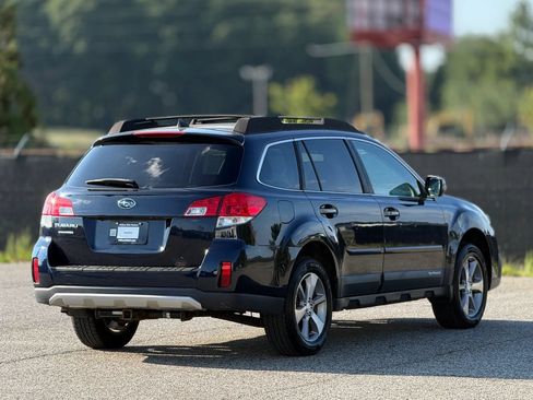 Used 2014 Subaru Outback 2.5i Limited AWD/4WD image 9
