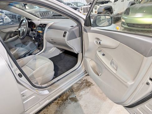 Used 2010 Toyota Corolla LE image 25