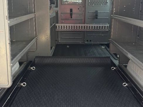 Used 2015 Chevrolet Express 2500 RWD image 35