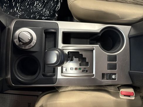 Certified 2020 Toyota 4Runner SR5 AWD/4WD image 23