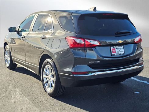 Used 2021 Chevrolet Equinox LT image 3