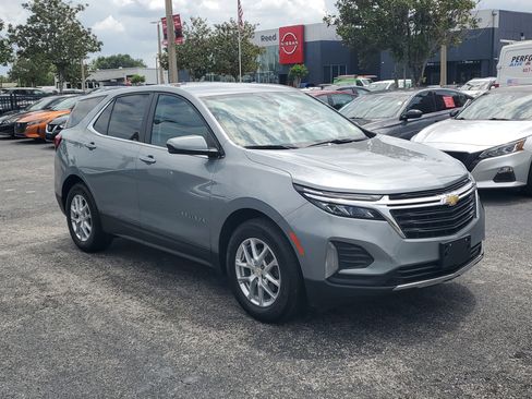 Used 2024 Chevrolet Equinox LT image 3