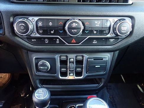 New 2025 Jeep Gladiator Sport AWD/4WD image 16
