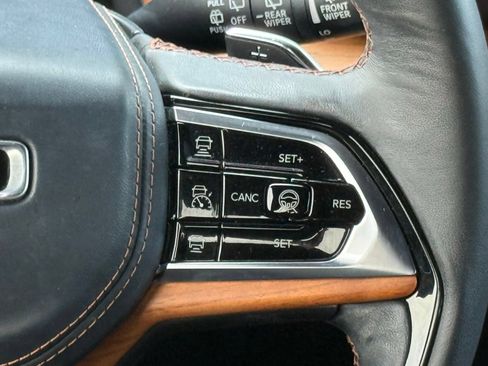 Certified 2024 Jeep Grand Cherokee Summit AWD/4WD image 40