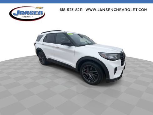 Used 2025 Ford Explorer ST AWD/4WD image 2