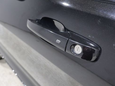 Used 2018 Jeep Grand Cherokee Altitude AWD/4WD image 10