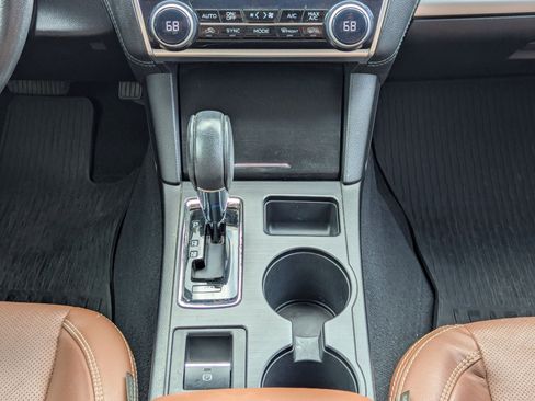 Used 2018 Subaru Outback 2.5i Touring w/ Popular Package #3 image 16