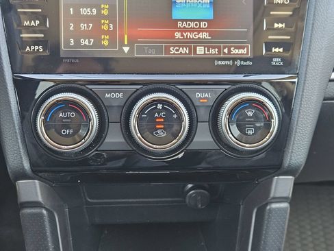 Used 2017 Subaru Forester 2.5i Touring AWD/4WD image 20