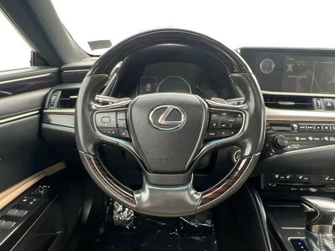 Used 2020 Lexus ES 350 ES 350 Sedan 4D w/ Premium Package image 12