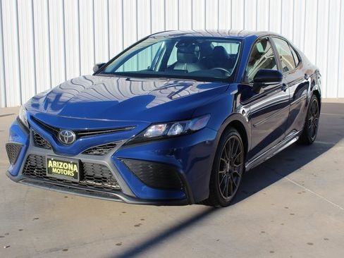 Used 2023 Toyota Camry SE image 1