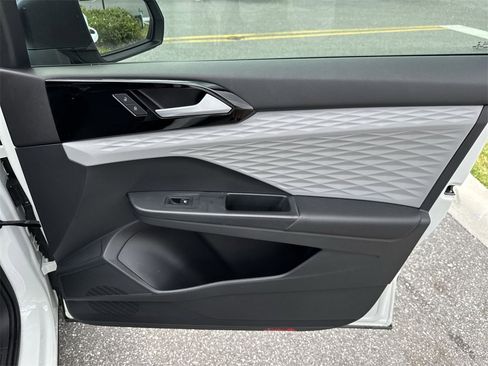 Used 2023 Volkswagen Taos S image 44