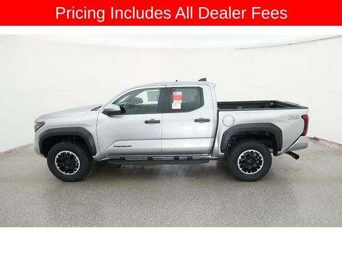 New 2025 Toyota Tacoma TRD Off-Road AWD/4WD image 22