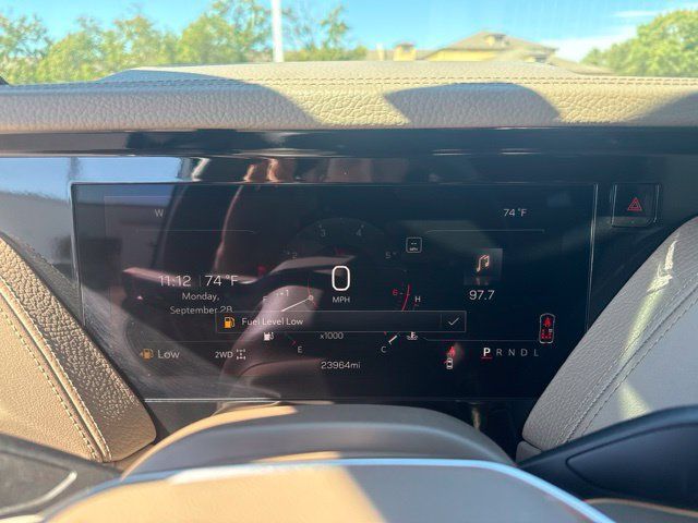 Used 2025 GMC Yukon Denali w/ Sun & Power Step Package AWD/4WD image 30