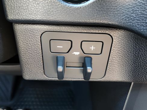 New 2025 Toyota Tundra SR image 22