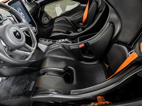 Used 2019 McLaren Senna RWD image 26