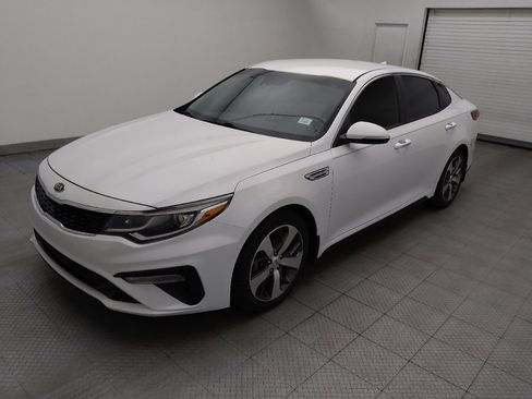 Used 2020 Kia Optima S FWD image 2