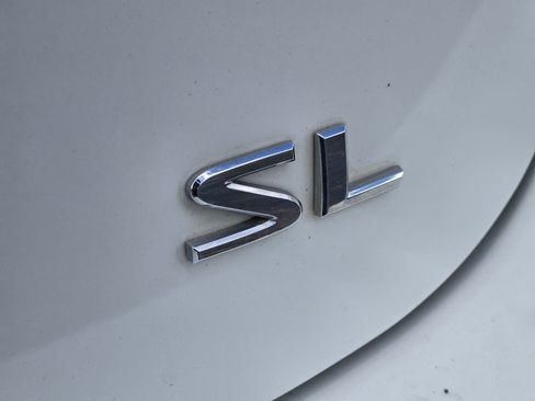 Used 2010 Nissan Rogue SL w/ Premium Pkg image 12