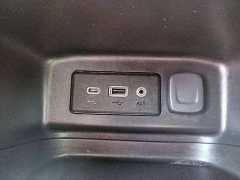 Used 2021 Chevrolet Equinox LT w/ Driver Convenience Package FWD image 28