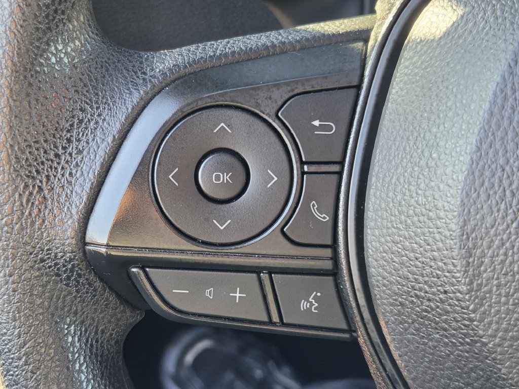 Used 2025 Toyota Corolla LE FWD image 22