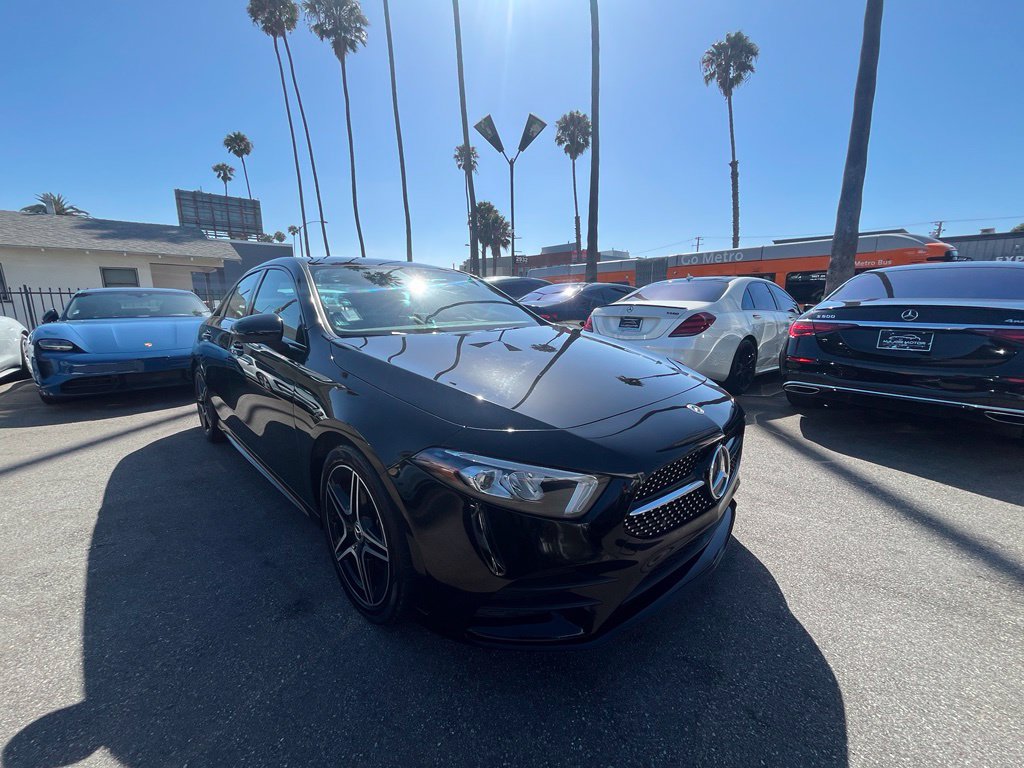Used 2022 Mercedes-Benz A 220 w/ AMG Line image 3