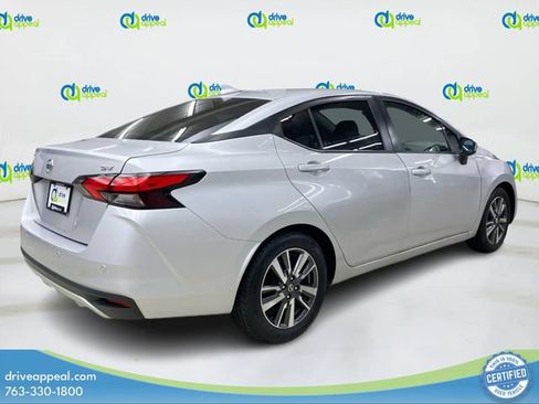 Used 2021 Nissan Versa SV FWD image 5
