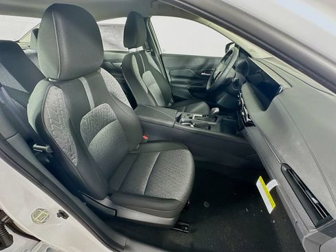 New 2026 Nissan Sentra SV w/ SV Convenience Package FWD image 34