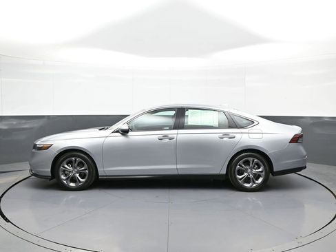 Used 2024 Honda Accord EX image 9