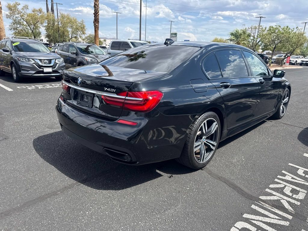 Used 2016 BMW 740i RWD image 7