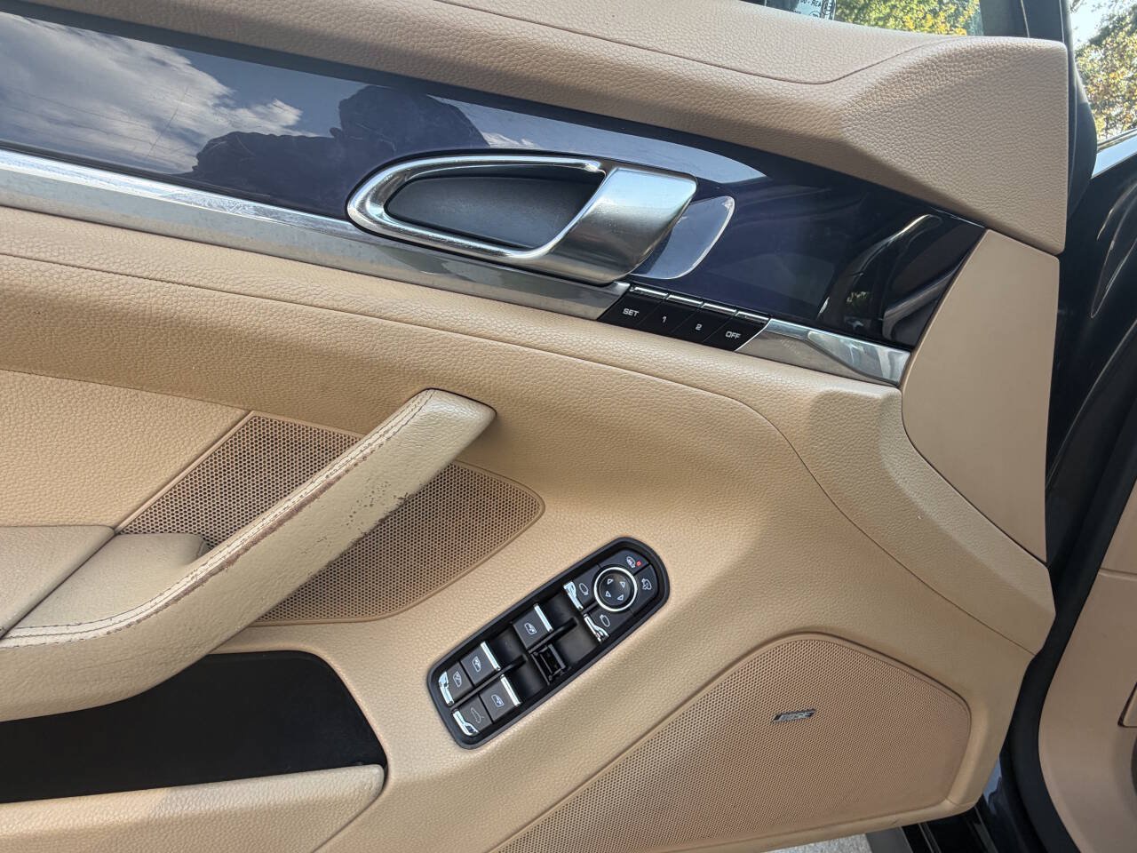 Used 2012 Porsche Panamera 4 AWD/4WD image 19