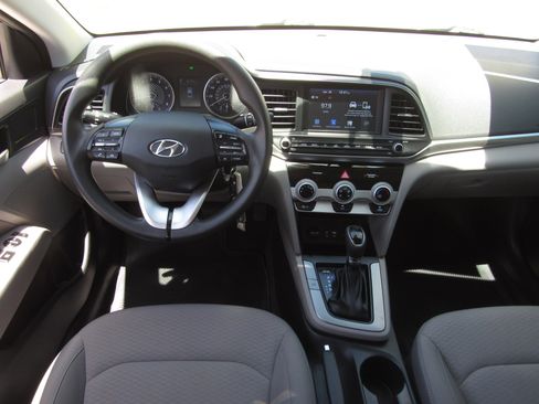 Used 2019 Hyundai Elantra SEL FWD image 15