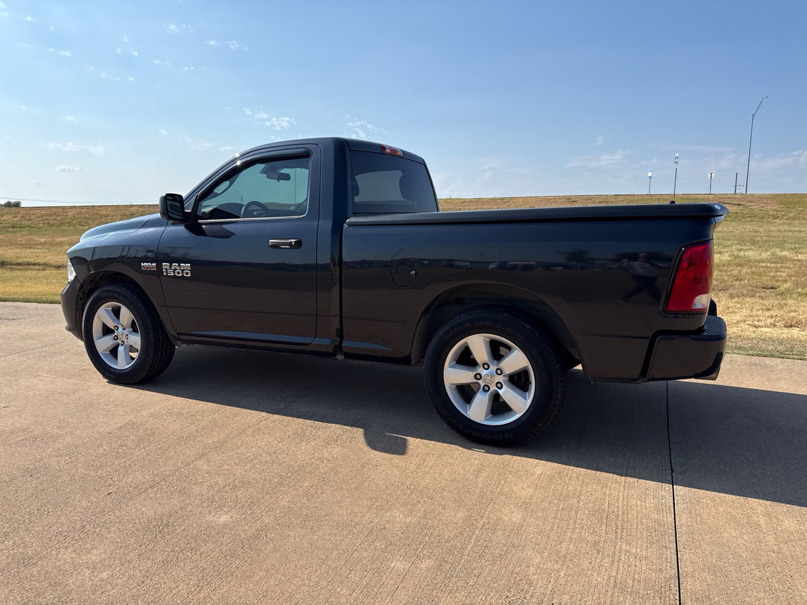 Used 2013 RAM 1500 Express RWD image 15