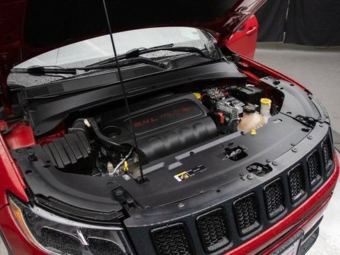 Used 2020 Jeep Compass Latitude image 30