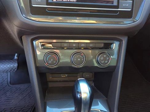 Used 2019 Volkswagen Tiguan S image 22