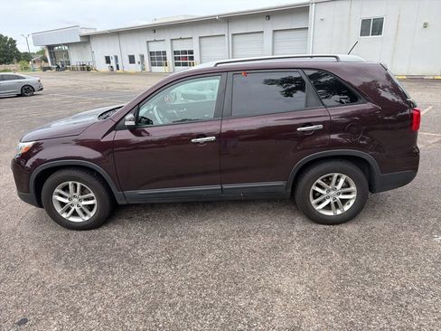 Used 2014 Kia Sorento LX FWD image 5