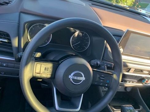 Used 2023 Nissan Rogue SV FWD image 22