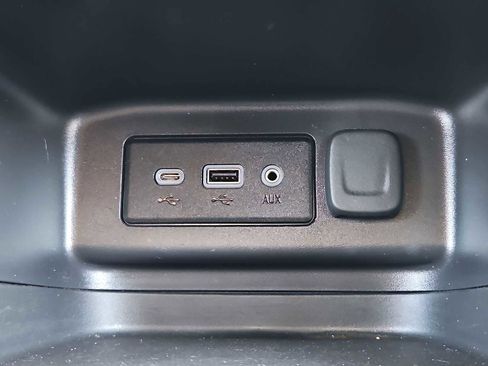 Used 2024 Chevrolet Equinox LT image 30