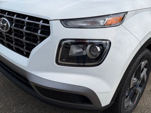 New 2026 Hyundai Venue SEL FWD image 9