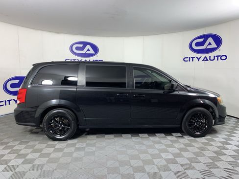 Used 2020 Dodge Grand Caravan GT FWD image 2