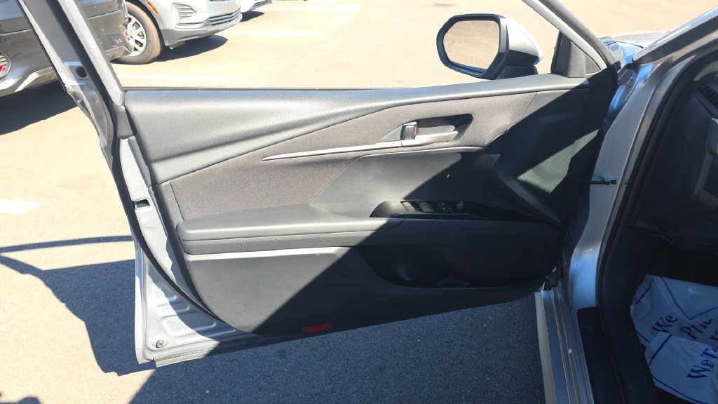 Used 2025 Toyota Camry LE FWD image 10
