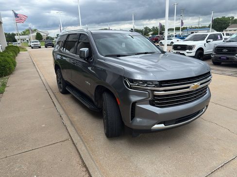 Used 2021 Chevrolet Tahoe LT w/ LT Signature Package AWD/4WD image 3