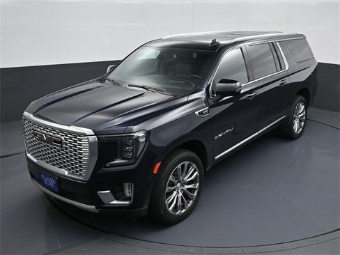 Used 2023 GMC Yukon XL Denali image 14